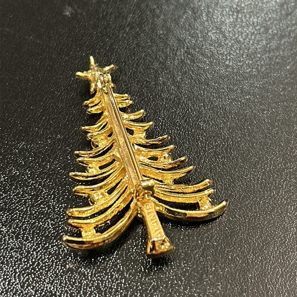 Vintage Christmas Tree Brooch by Avante - Picture 6 of 13